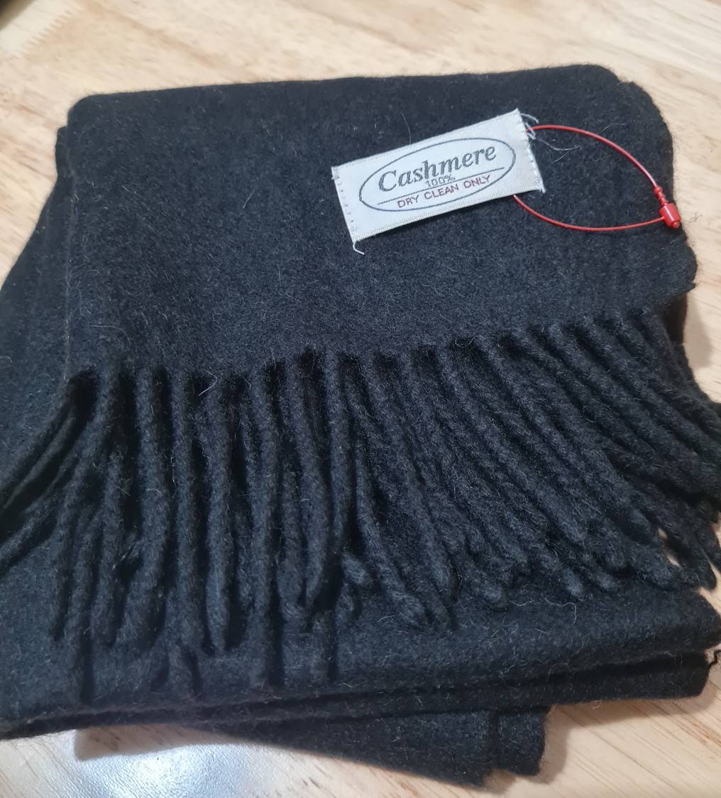ผ้าพันคอ Cashmere สีดำ เนื้อหนา(มือ1)