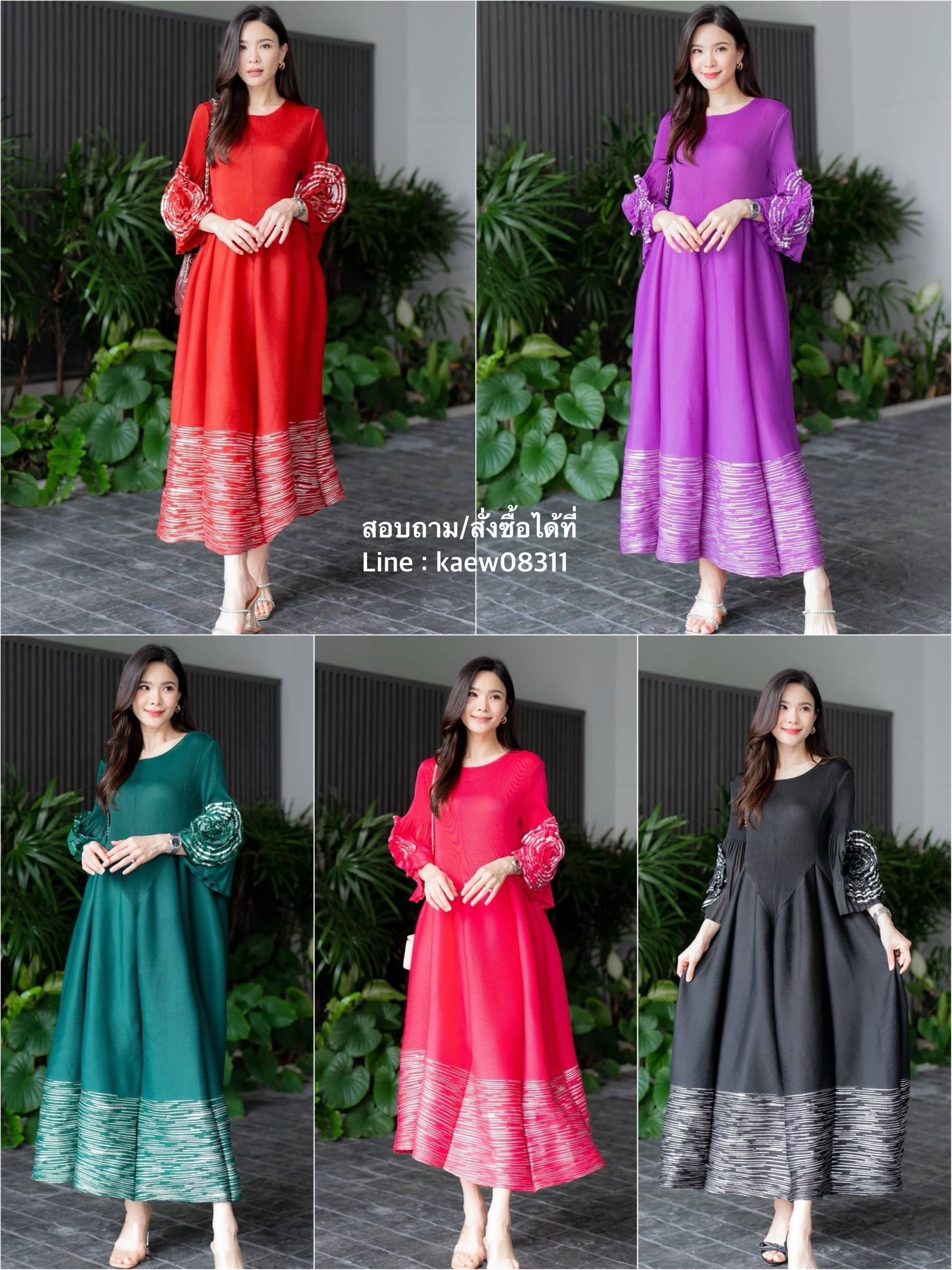 เดรสตัวยาวอัดพลีท คอกลม ทรงแขนตุ๊กตา แต่งพุ่มดอกกุหลาบชายแขน 🌹🌹เกรด Premium 👍🏻 ใส่สบาย : สินค้าคุณภาพ (พร้อมส่ง)