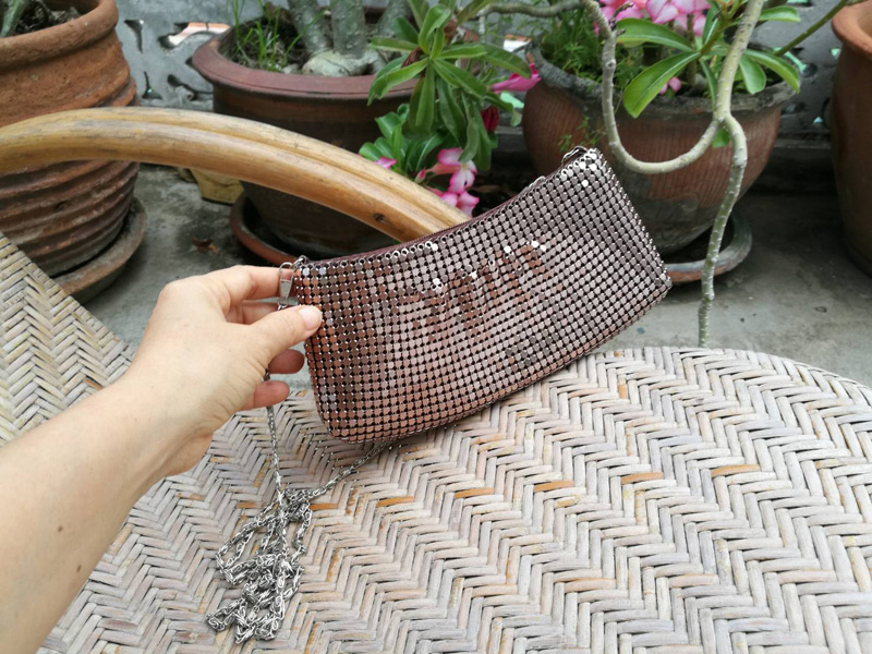 กระเป๋าเกล็ดโลหะ กระเป๋าออกงาน สวยมากกก (ของใหม่)