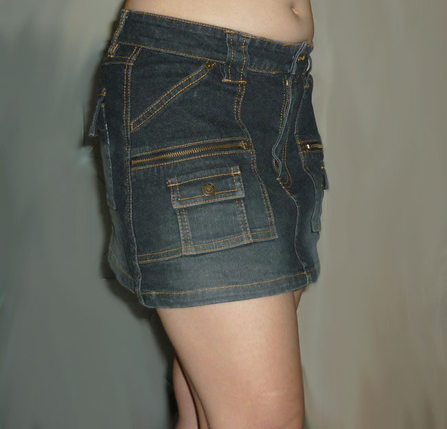 กระโปรงยีนส์สีดำ ดีไซน์เก๋ค่ะ น่าใส่ๆ 28-36-11.5