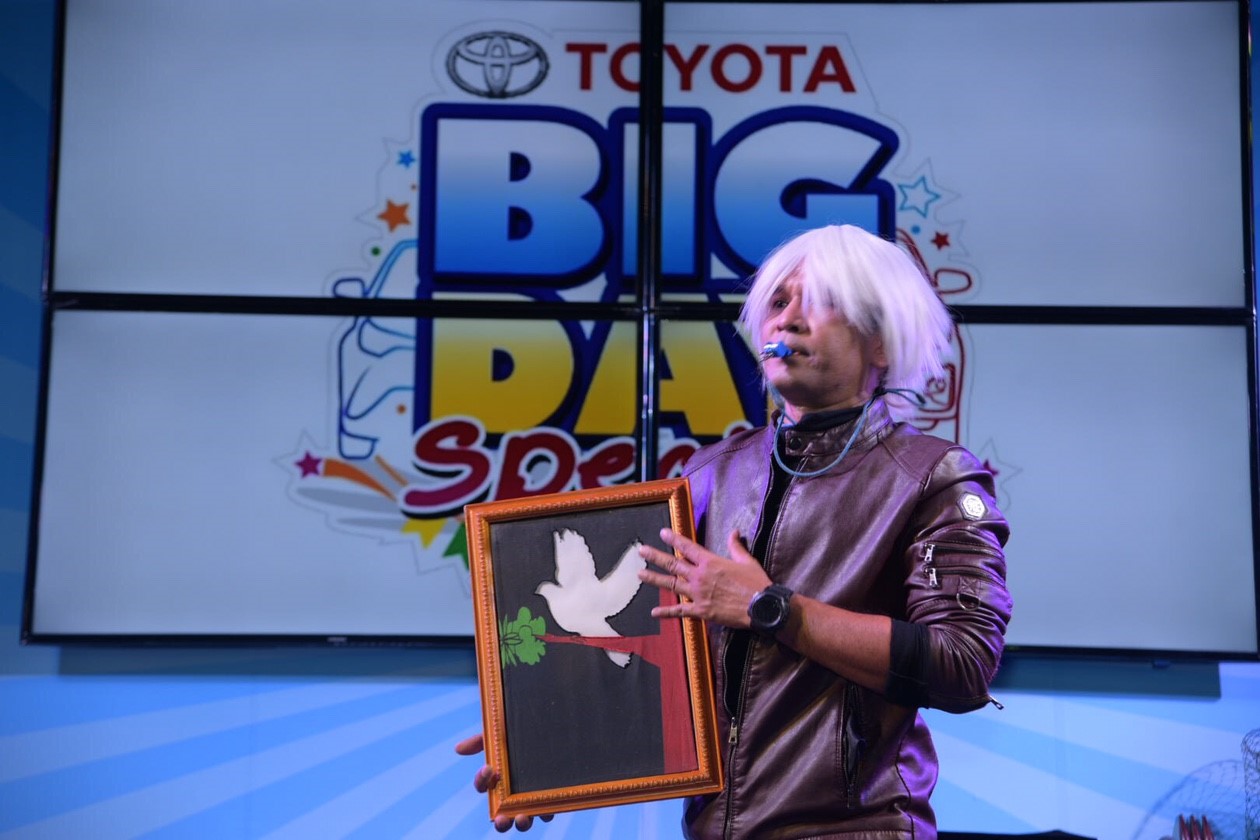 มายากล นักมายากล การแสดง โชว์ Magic Show ในงาน "TOYOTA BIG DAY" 04/12/2561