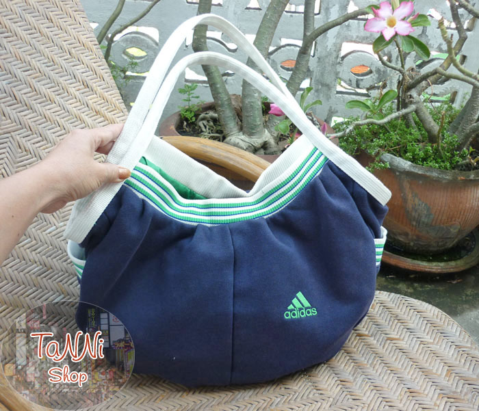 กระเป๋า adidas แท้มือสอง สวยน่าใช้มาก