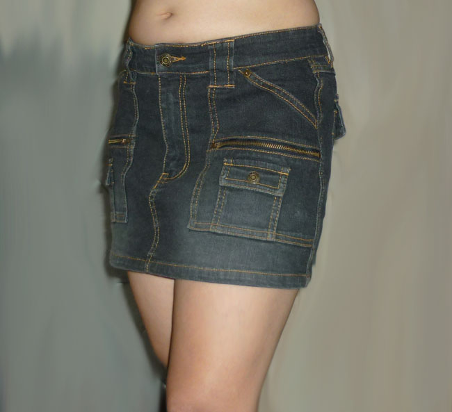 กระโปรงยีนส์สีดำ ดีไซน์เก๋ค่ะ น่าใส่ๆ 28-36-11.5