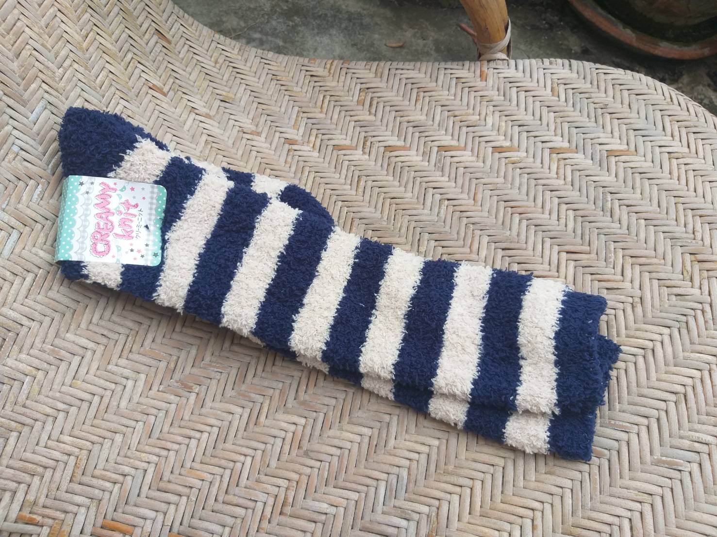 ถุงเท้ายาว ขนปุยนุ่ม อุ่นมาก