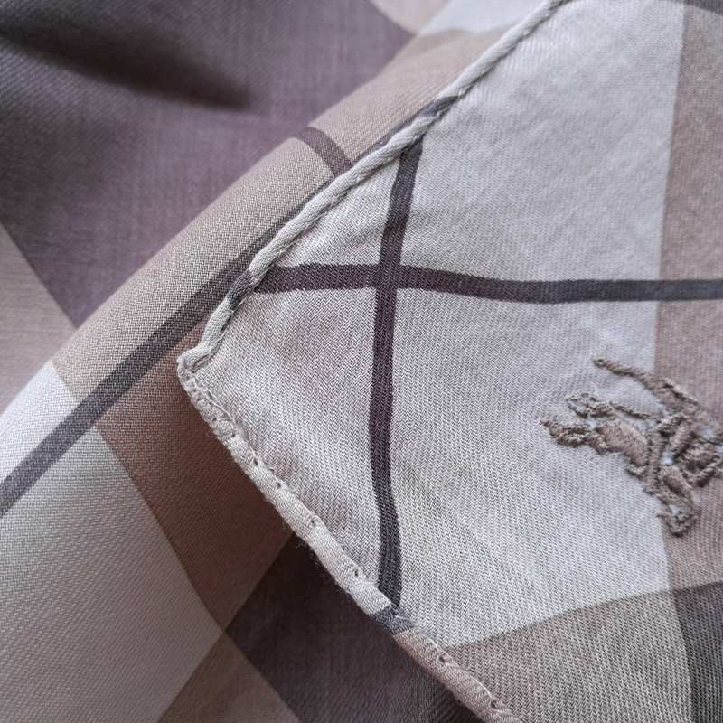 ผ้าเช็ดหน้าชาย แบรนด์เนม BURBERRY ผ้านุ่มมาก