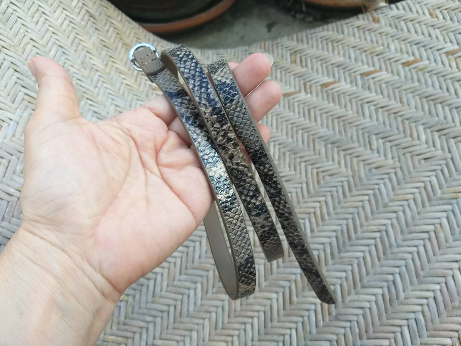 เข็มขัดหนังลายหนังงู น่ารักมาก (ของใหม่)