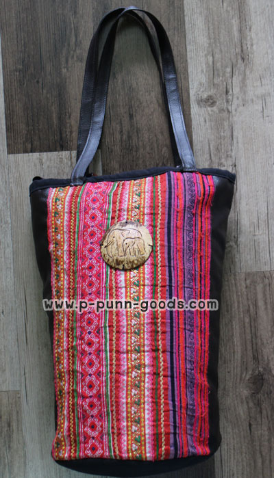 กระเป๋าชาวเขา กระเป๋าสะพายไหล่ กระเป๋าผ้าปักชาวเขา (กระเป๋าหนัง)