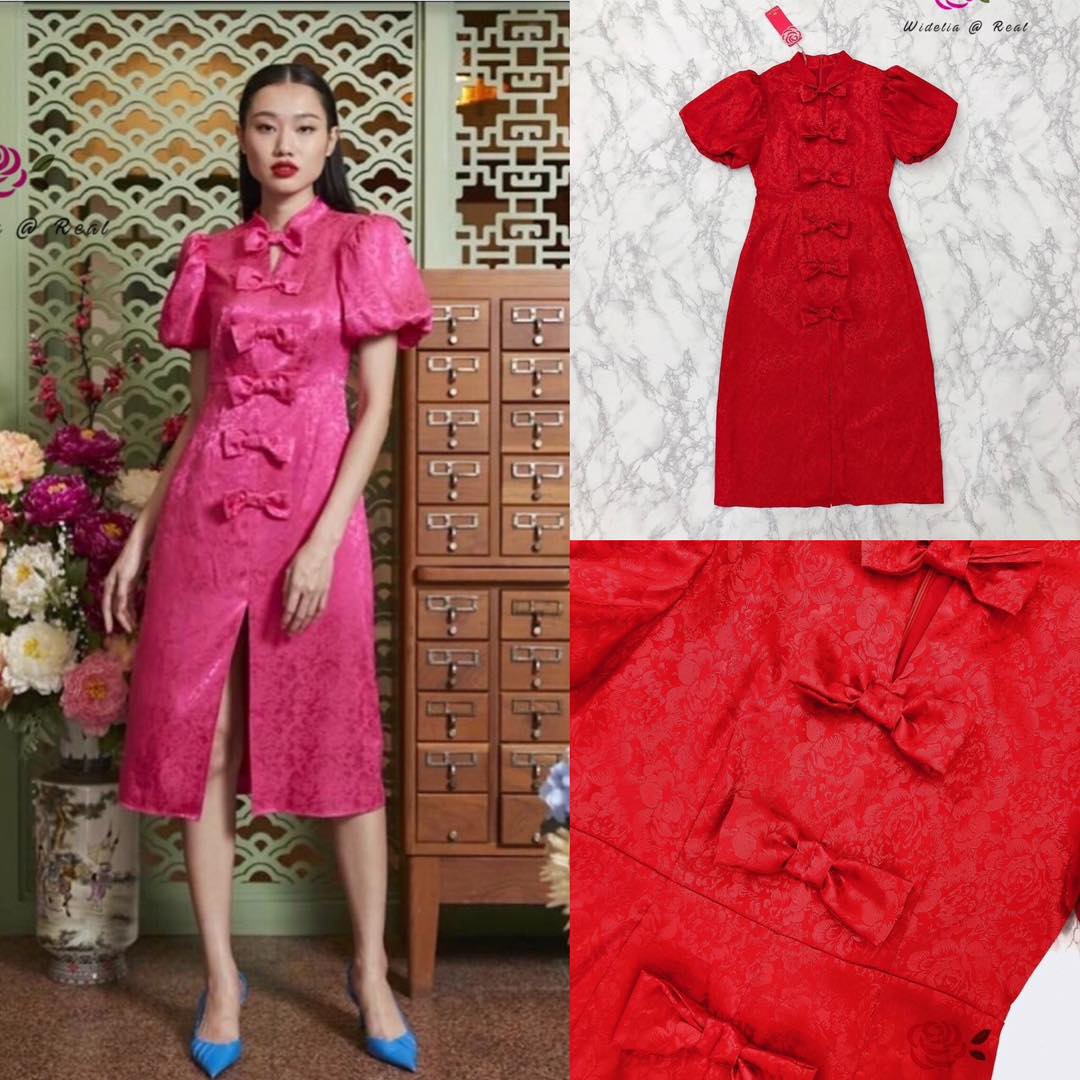 Dress เดรสกี่เพ้าสีแดงแสนสวย คุณขาใครไวใครได้ รุ่นนี้ผ้าดีมาก เนื้อผ้ามี tuxtureในตัว ด้านหน้าแต่งโบว์ แขนเย็บพอง กระโปรงผ่าหน้าเก๋ๆ งานสวยเป๊ะสุด สินค้าคุณภาพ (พร้อมส่ง)
