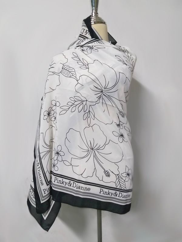 ผ้าคลุมไหล่ ผ้าผูกคอ pinky&dianne (ของใหม่)