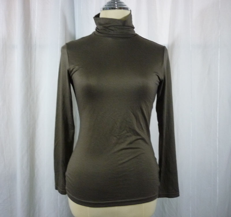 เสื้อฮีทเทคหญิง เขียวขี้ม้า Uniqlo heattech SzS