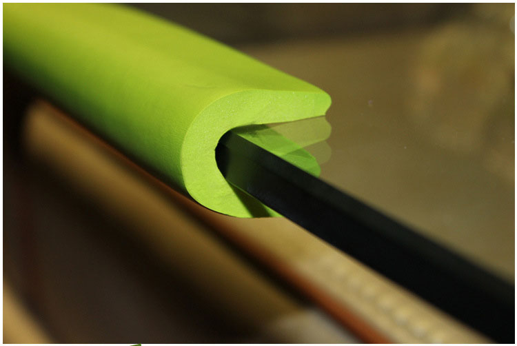 เส้นยางกันกระแทกเด็ก รูปตัว U กันขอบมุม ยาว 2 เมตร แถมเทปกาว 2 หน้าฟรี