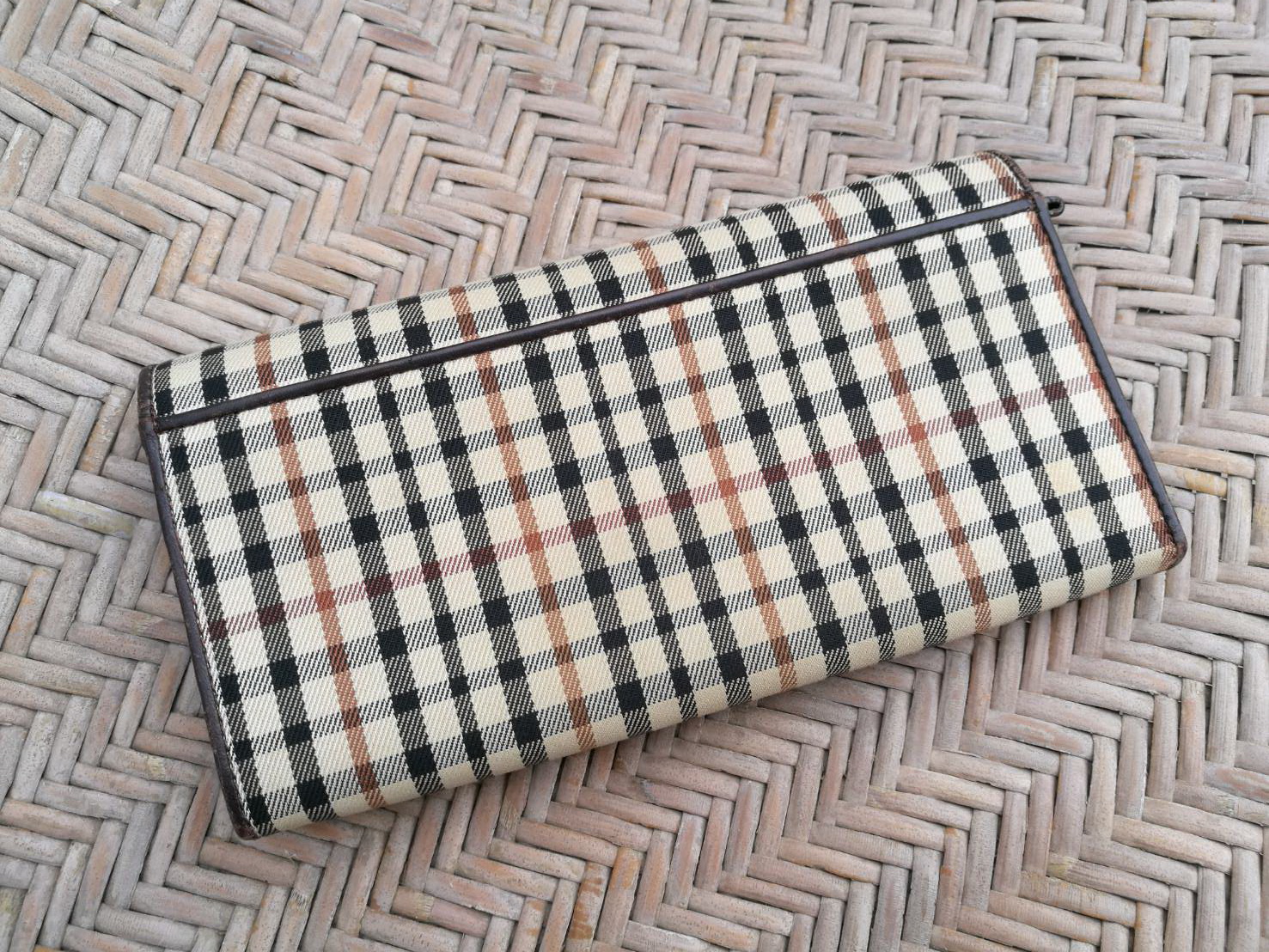 กระเป๋าสตางค์ DAKS สวยมาก ช่องเยอะ