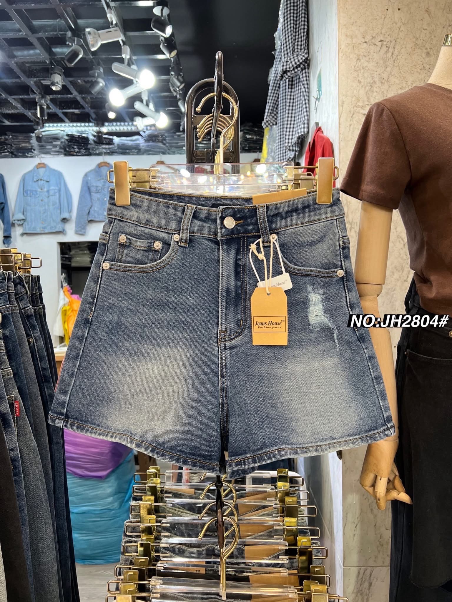 กางเกงยีนส์ขาสั้น เอวสูง ผ้ายีนส์ยืดค่า สีฟอกสวย เนื้อยีนส์ทอออกมาอย่างดีงาม ยกก้น เก็บพุง เอวเล็ก ใส่สบาย : สินค้าคุณภาพ (พร้อมส่ง)