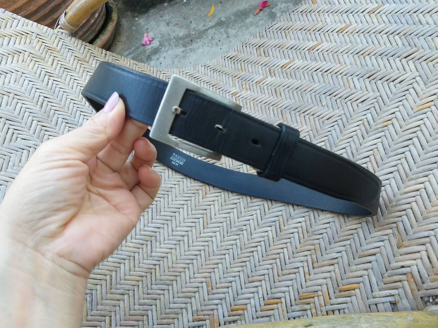 เข็มขัดหนังแท้สีดำ TAKEO KIKUCHI