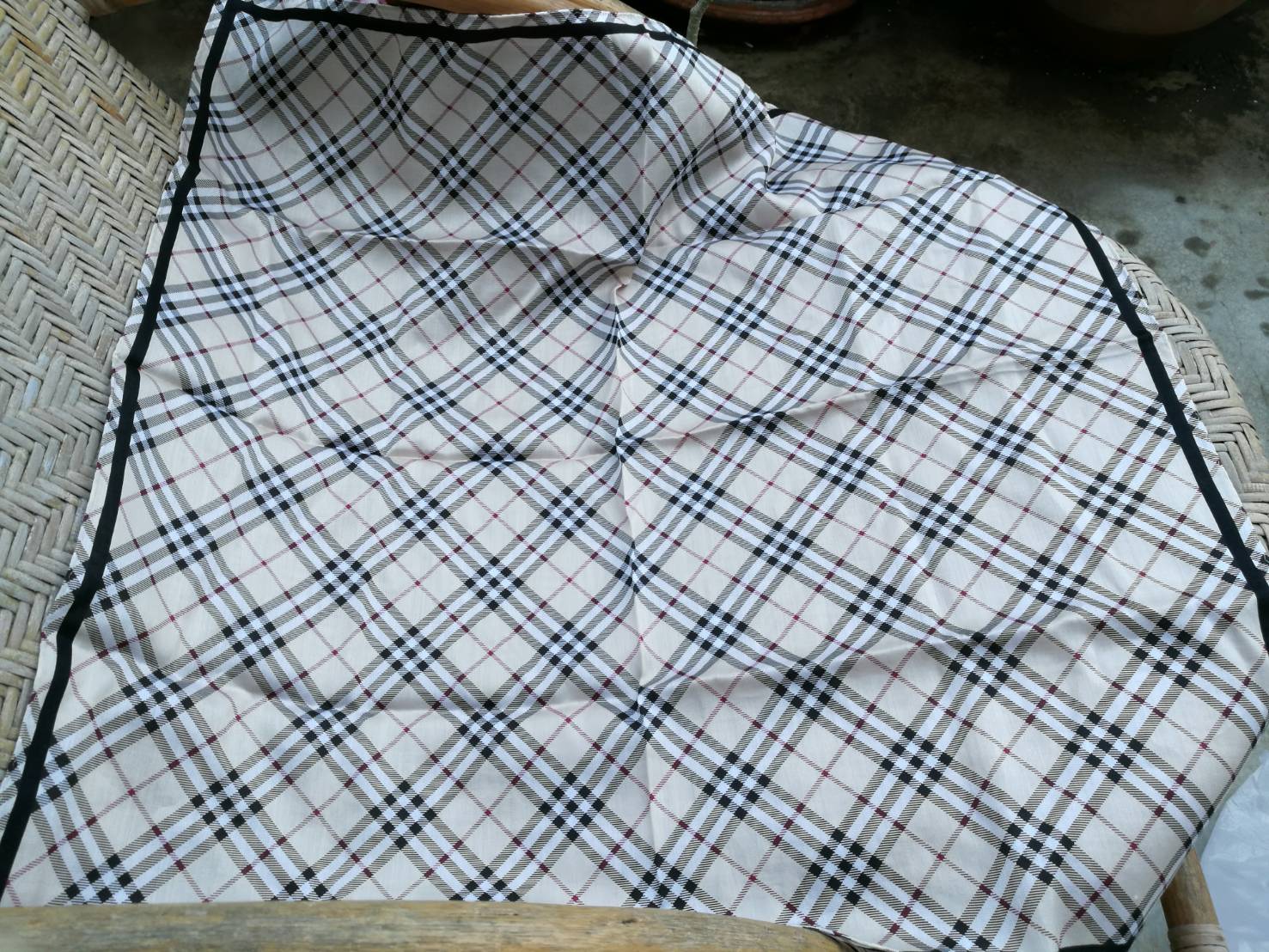 ผ้าเช็ดหน้าแบรนด์เนม BURBERRY ผ้าดีมากกก