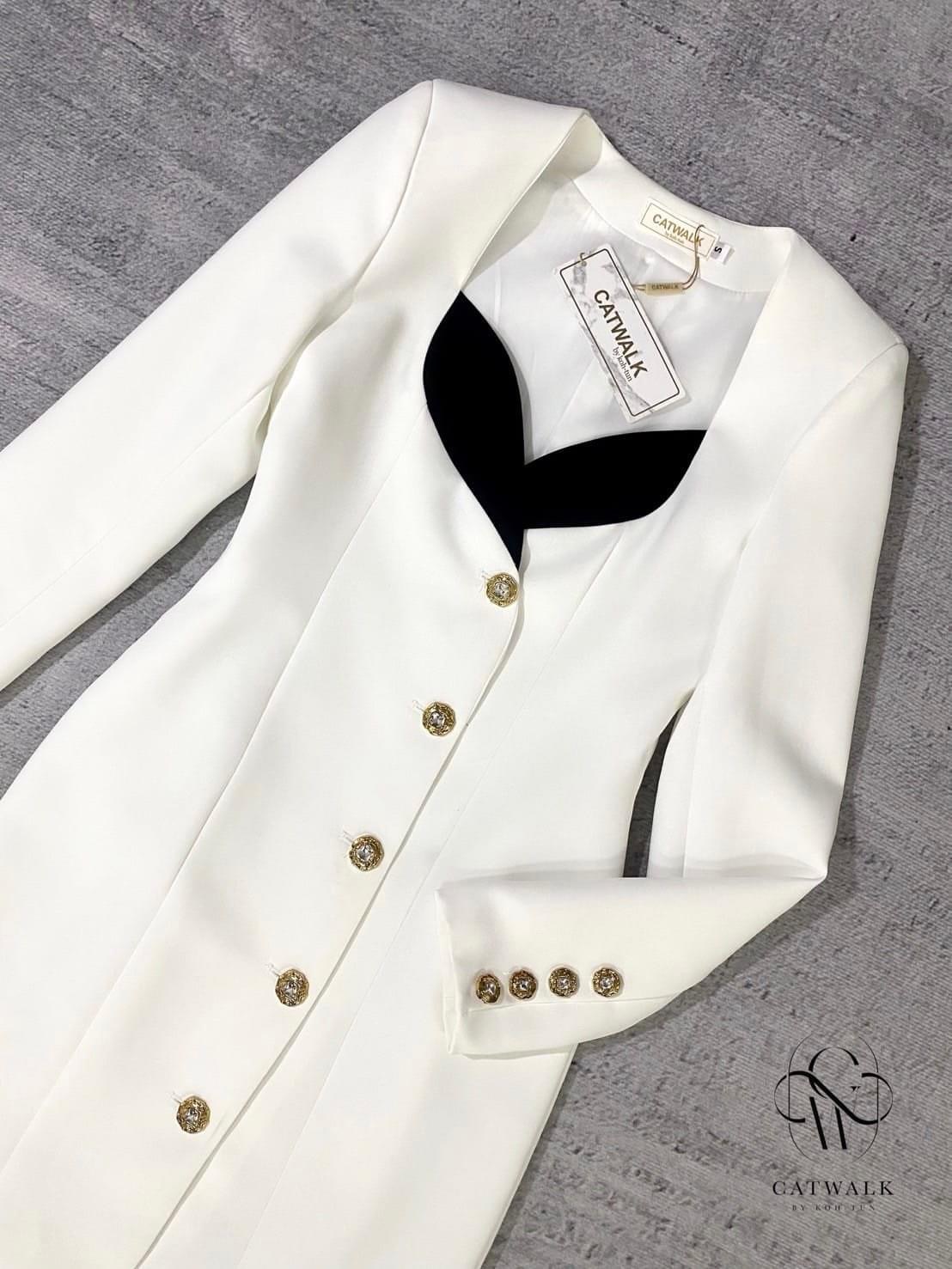 เดรสทูโทนกระดุมเพ็ชร เนื้อผ้าเกรดเอ ผ้าใส่สบายเป็นทรงสวย ตัวชุดเป็น ทรงเข้ารูป แขนยาว ใส่สบาย : สินค้าคุณภาพ (พร้อมส่ง)