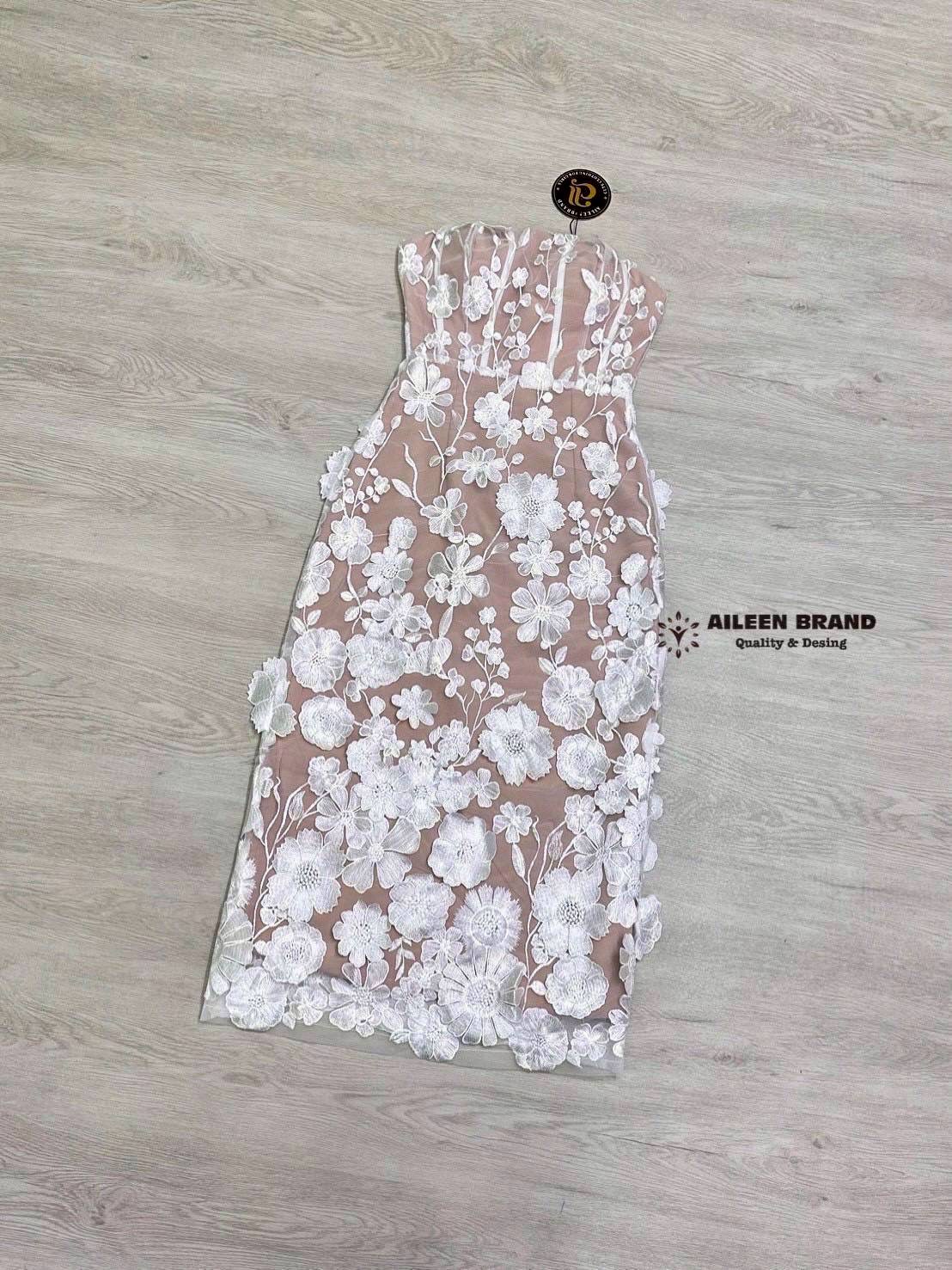 เดรสเกาะอก ทรงเข้ารูป ดีเทลแต่งดอกไม้3D แน่นๆ มาให้ทั้งตัว ตัดด้วยชับในสีเนื้อ อกเสริมฟองน้ำ ืใส่สบาย : สินค้าคุณภาพ (พร้อมส่ง)