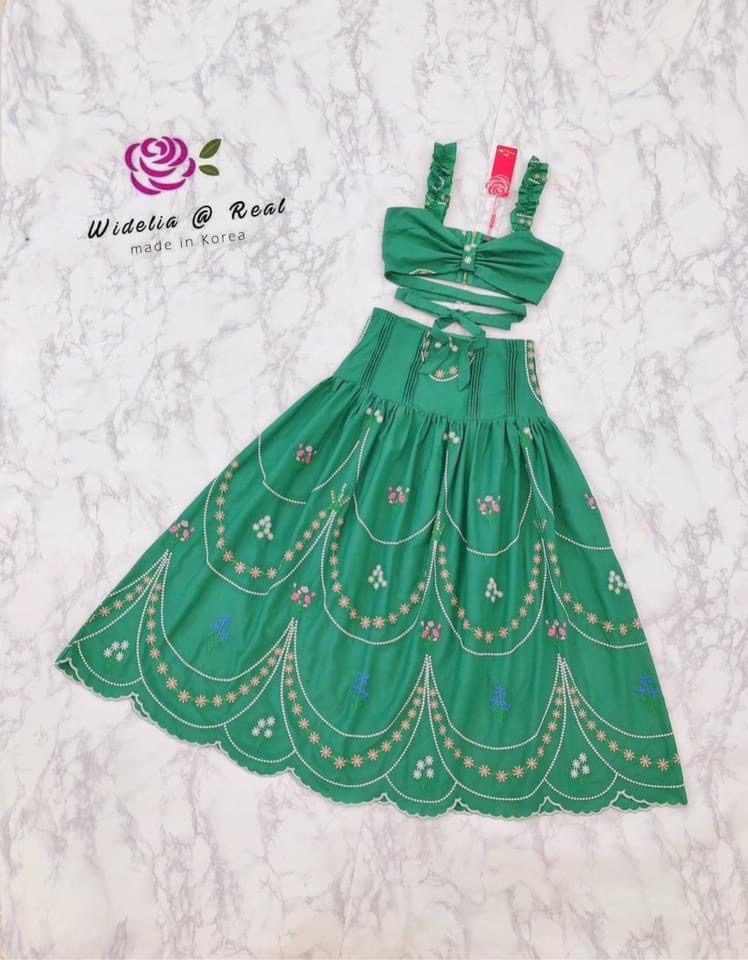 เซตเสื้อบราตัวสวยทรงดี มีกิมมิคสายพันรอบเอวผูกโบเก๋ มาเค้าชุดกับ กระโปรงทรงเอบานพริ้วสวย ใส่สบาย สินค้าคุณภาพ (พร้อมส่ง)