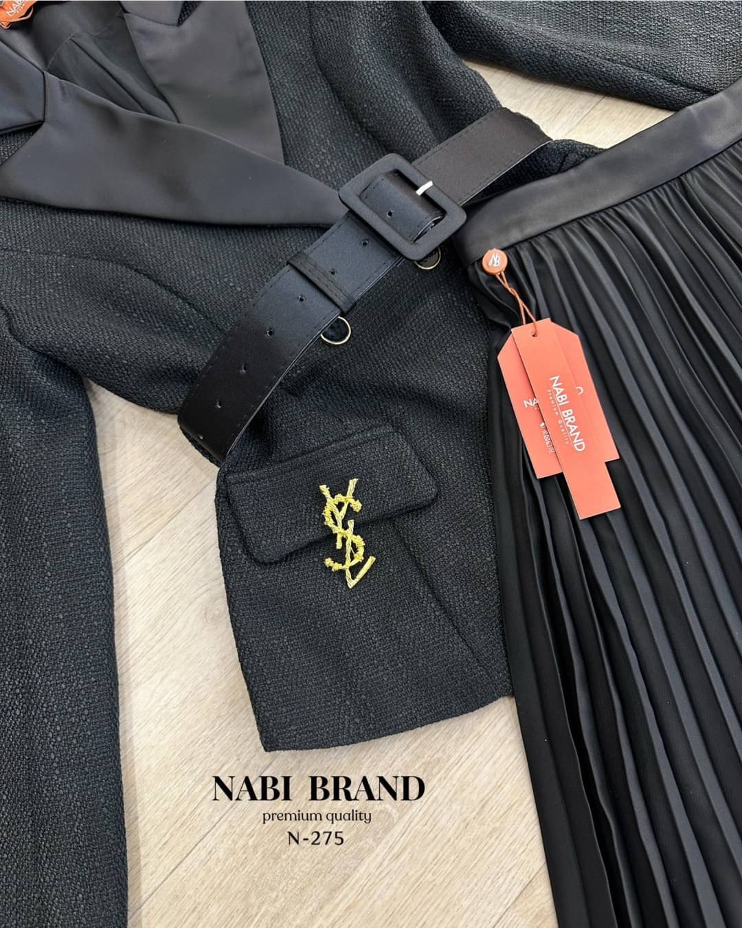 ชุดเซท 4 ชิ้น เสื้อทวิสแขนยาว+กระโปรง อัดพลีท+เข็มขัด+เข็มกลัดสีทอง ใส่สบาย : สินค้าคุณภาพ (พร้อมส่ง)