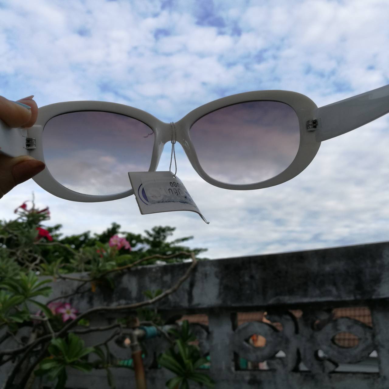 แว่นกันแดด OUTDOOR ใหม่ป้ายห้อย พร้อมกล่อง