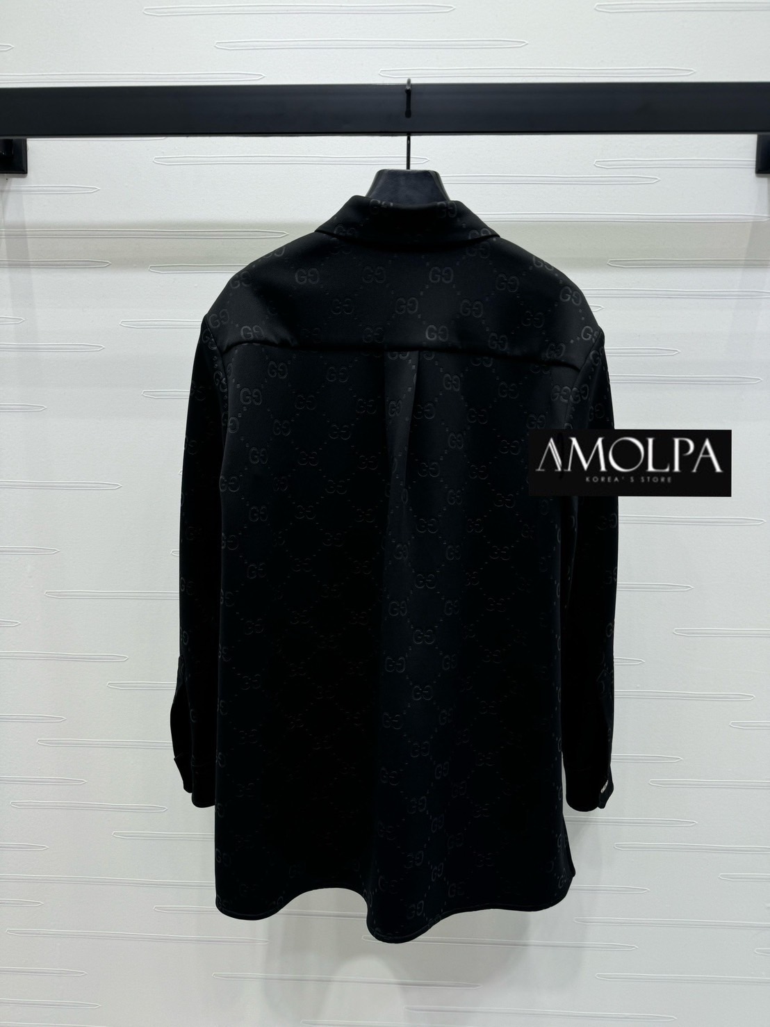 เสื้อเชิ้ต GG 3D งาน hiend ปั้มลาย GG ผ้าอย่างดี งานสวยยม๊ากก ลายใหม่ งานน่ารักมาก ผ้าใส่สบายมากกกก ห้ามพลาด ใส่สบายสุดๆ ใส่สบาย : สินค้าคุณภาพ (พร้อมส่ง)