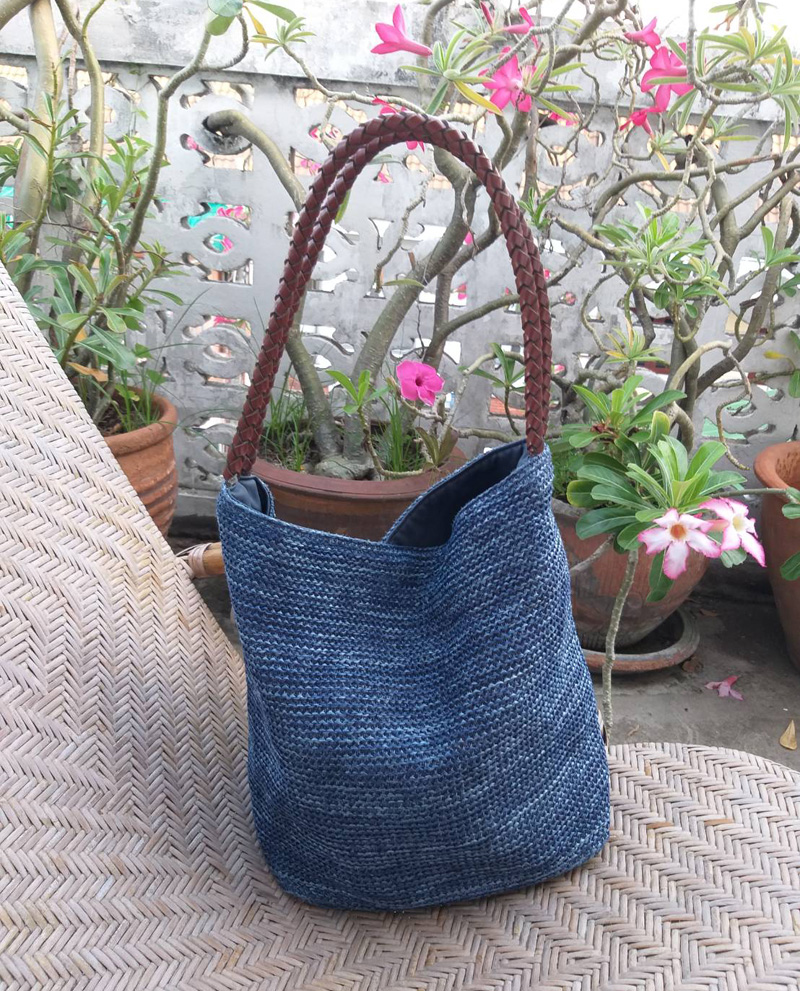 กระเป๋าสะพายไหมสาน สวยน่าใช้มาก (ของใหม่)