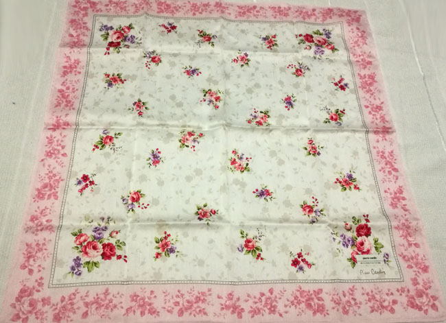 ผ้าเช็ดหน้าแบรนด์เนม Pierre Cardin หวานมาก