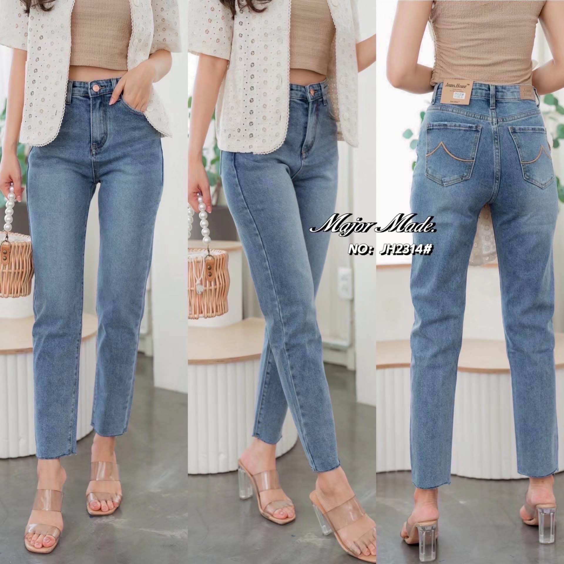 กางเกงยีนส์ทรงboyfriend （เป็นเนื้อยีนส์ยืดนะคะ) ผ้าสวยมาก หนานิ่มใส่สบายสุดๆ เอวสูงงงง ช่วงกระเป๋าหลังปักลูกเล่น2ข้างเก๋ๆ ใส่สบาย : สินค้าคุณภาพ (พร้อมส่ง)