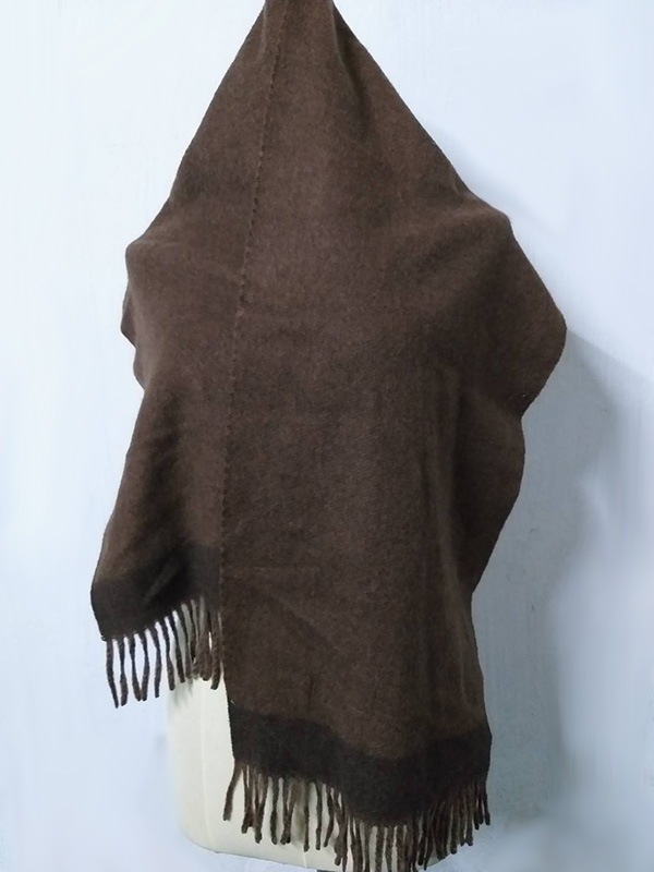 ผ้าพันคอ GUY LAROCHE