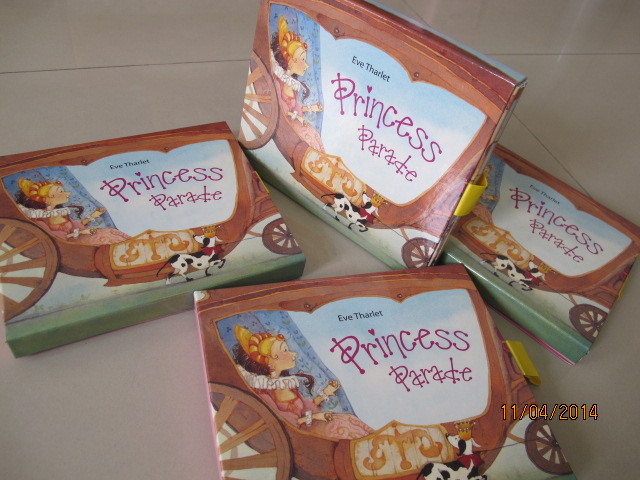Princess Parade Moving Book : ขบวนพาเหรดเจ้าชาย หนังสือบอร์ดบุ๊คพับไปมาได้