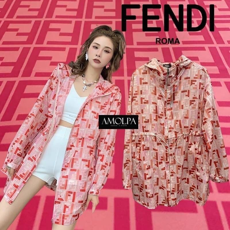 JACKET ตัวเสื้อเป็นเสื้อJACKET HOOD. ช่วงเอวปรับสายรูดเข้าออกได้ ผ้าอย่างดี รุ่นนี้พิเศษมากกก รับรองว่าไม่ผิดหวังค่ะ ห้ามพลาดเลยน๊า ป้าย Tag : สินค้าคุณภาพ (พร้อมส่ง)