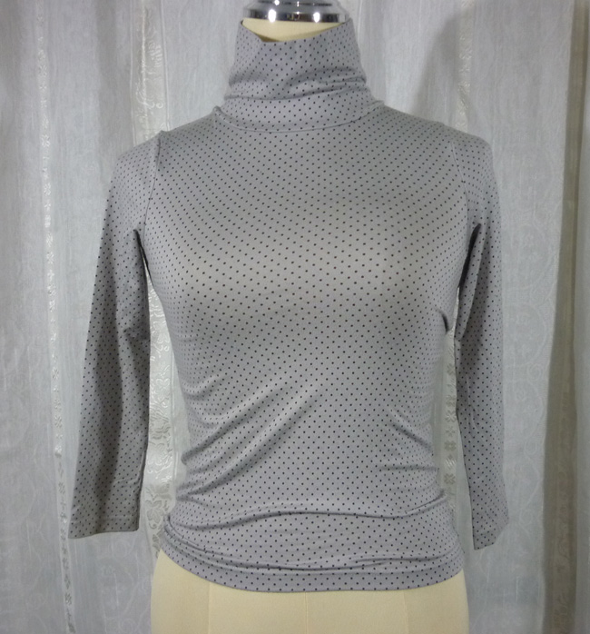 เสื้อฮีทเทคเด็ก เทาลายจุดดำ Uniqlo Sz120