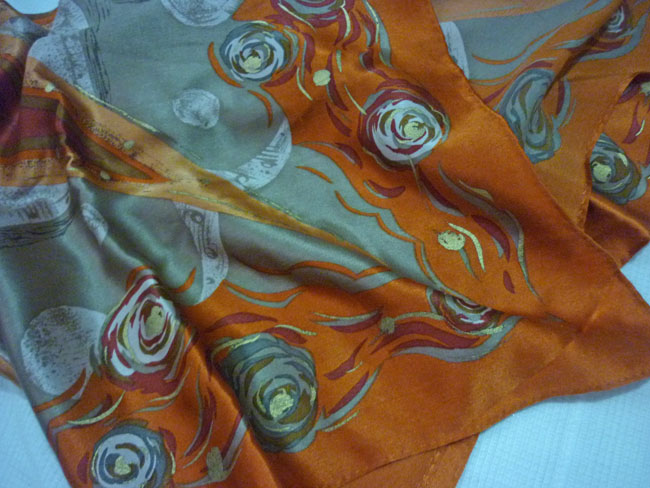 ผ้า silk ผูกคอ ผูกผม ผืนใหญ่ (ของใหม่)