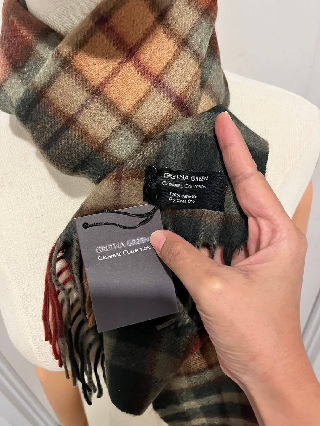 ผ้าพันคอ Cashmere GRETNA GREEN SCOTLAND(มือ1)