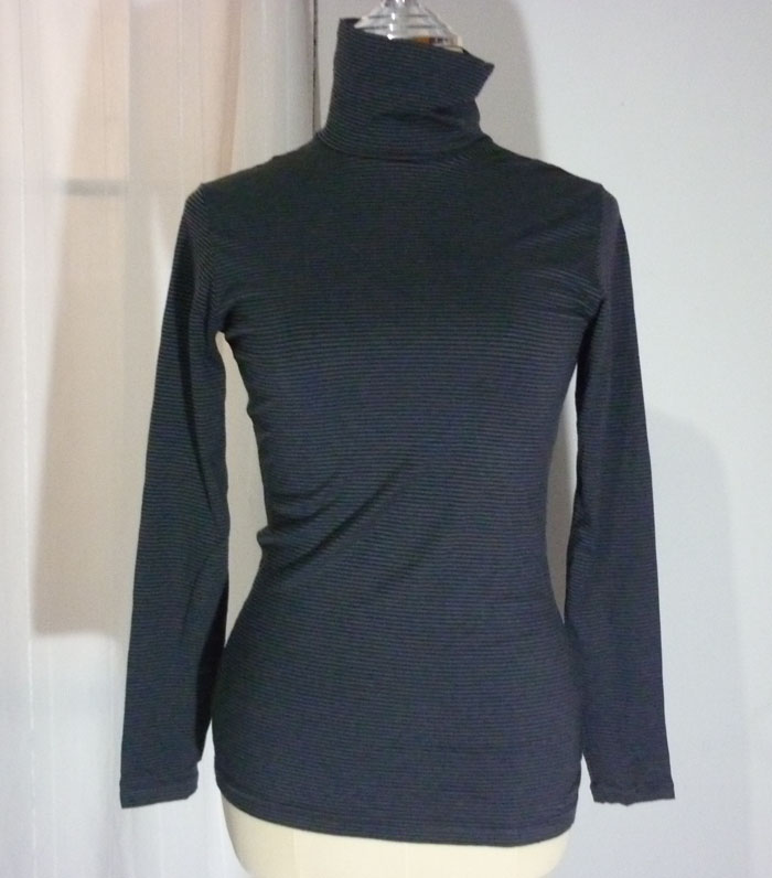 เสื้อฮีทเทคหญิง ลายเทาดำ Uniqlo Sz M