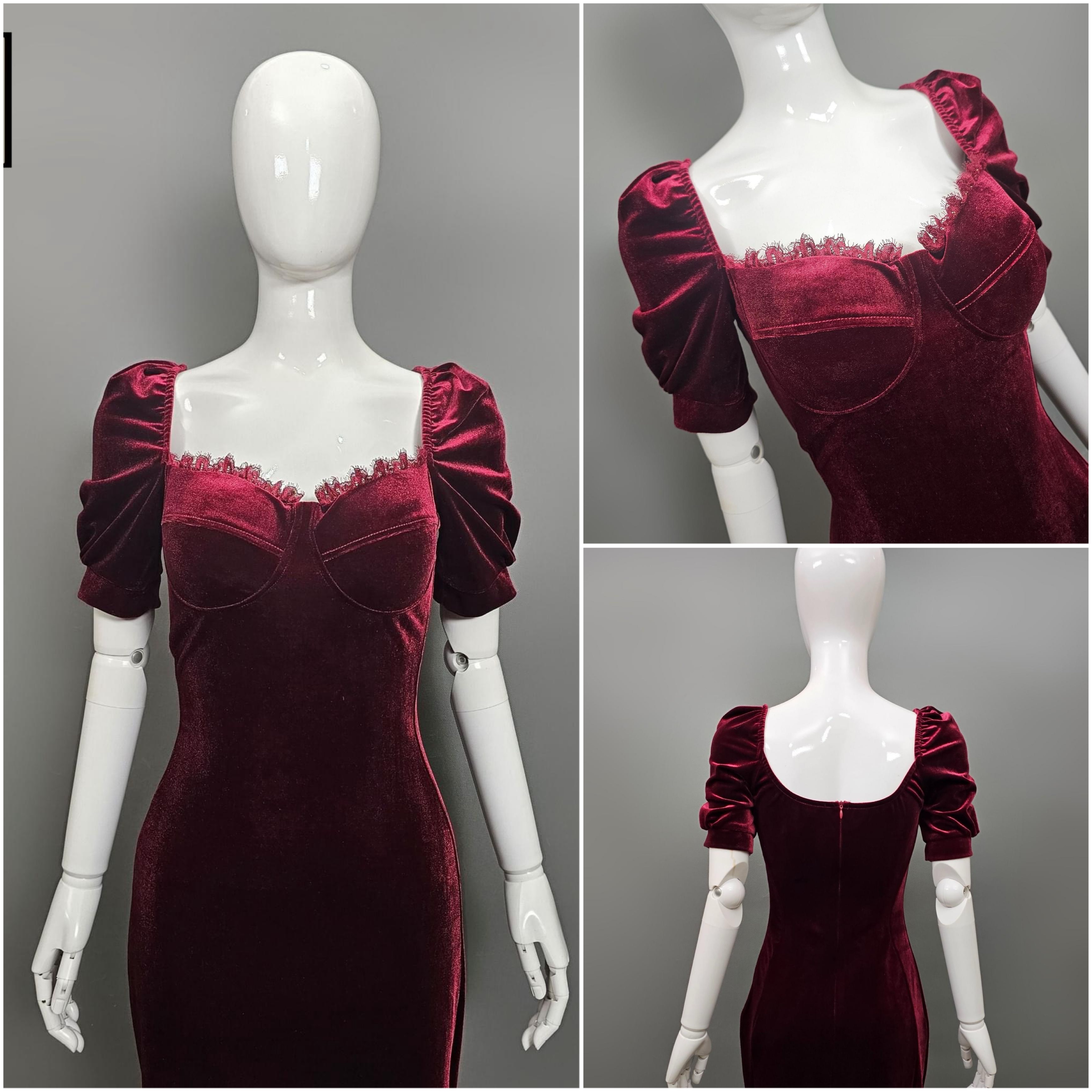 เดรสเสื้อคอกว้างแขนตุ๊กตา กระโปรงทรงสอบ ตรงอกเสื้อมีโครง แต่งด้วยลูกไม้เชิงเพิ่มความเซ็กซี่feminine ใส่สบาย : สินค้าคุณภาพ (พร้อมส่ง)