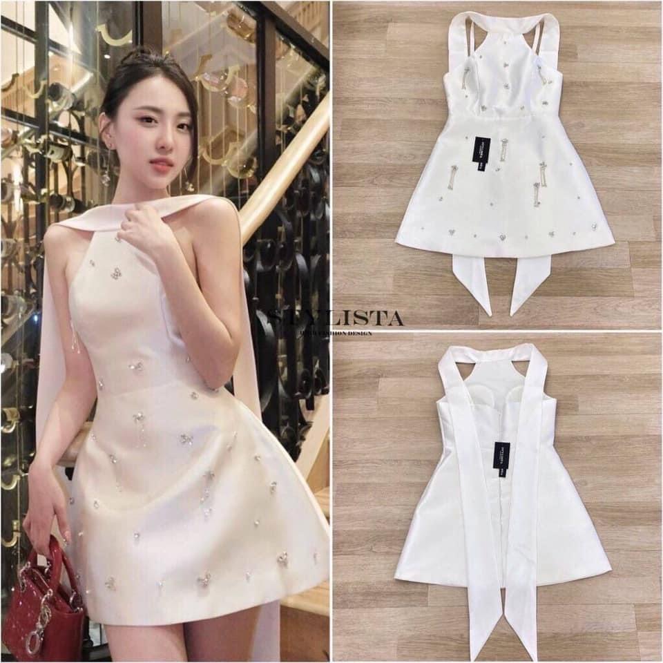 เดรสสวย มีสายคล้องยาวไปข้างหลัง แต่งเพชร ทั้งตัว ใส่สวยเรียบหรูดูดี ใส่สบาย : สินค้าคุณภาพ (พร้อมส่ง)