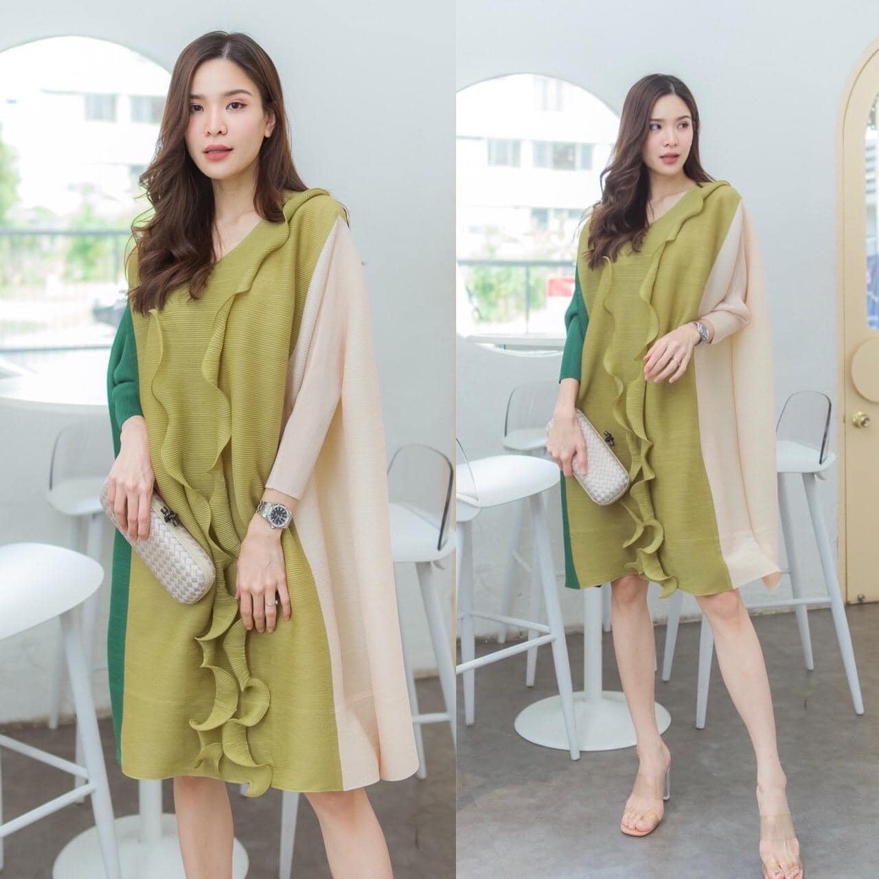 เดรสอัดพลีท งานสวยไฮโซ ทรงคอวี 💫💫 ตีเกร็ดด้านหน้า ดีเทลตัดต่อ ทรีโทน สวยงามมว้าก แพทเทิร์นบอลลูน แขนยาว 5 ส่วน 😍 สินค้าคุณภาพ (พร้อมส่ง)