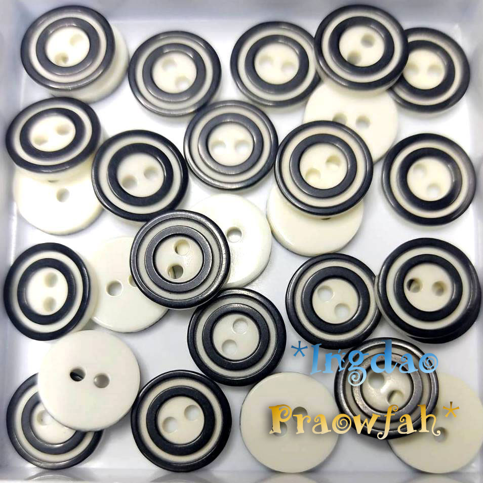 BT-6467 กระดุมสีขาว-ดำ ขนาด ศก 1.2 ซม. (ราคาต่อแพค/บรรจุ 10 ชิ้น)