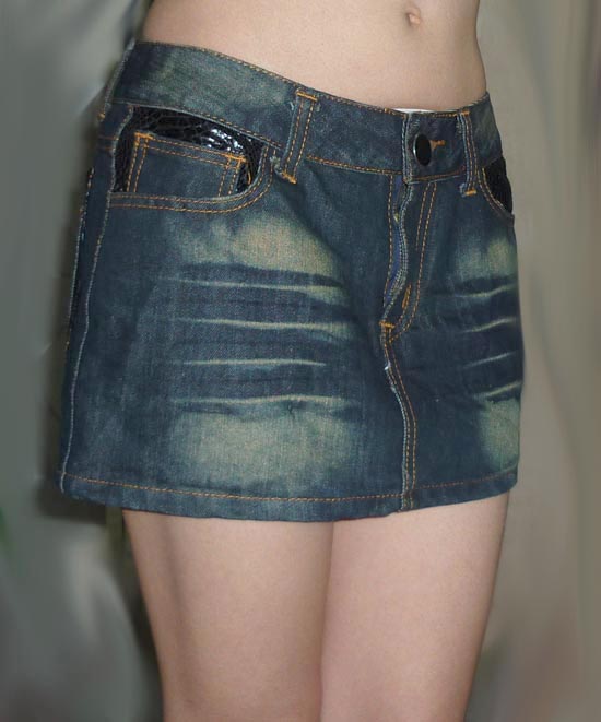 กระโปรงยีนส์ดีไซน์สุดเก๋ สั้นจิ๊ๆ 30.5-35-9.5