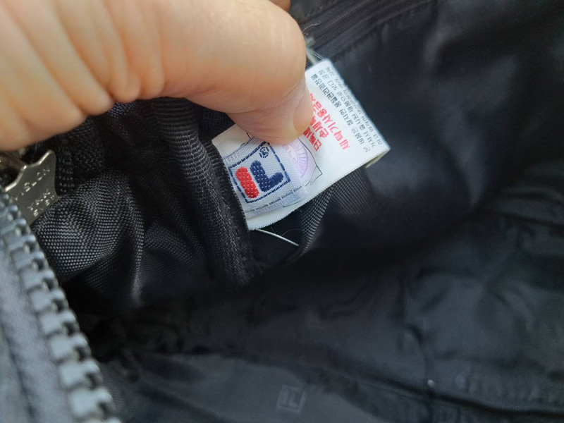 กระเป๋าสะพาย FILA แท้ สวยมาก ช่องเยอะ