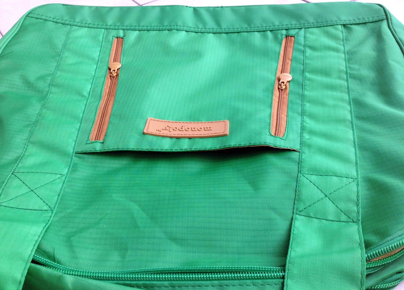 กระเป๋าสะพายขนาดใหญ่พิเศษ อเนกประสงค์ ภายในใส่ของได้จำนวนมาก ทำจากไนล่อนกันน้ำ ทนทาน