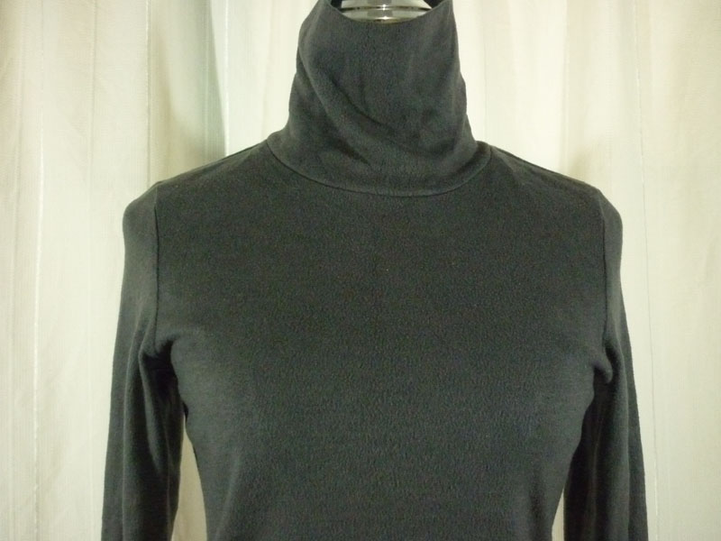 เสื้อคอเต่าผ้าฟลีซ สีเทา Uniqlo SzM