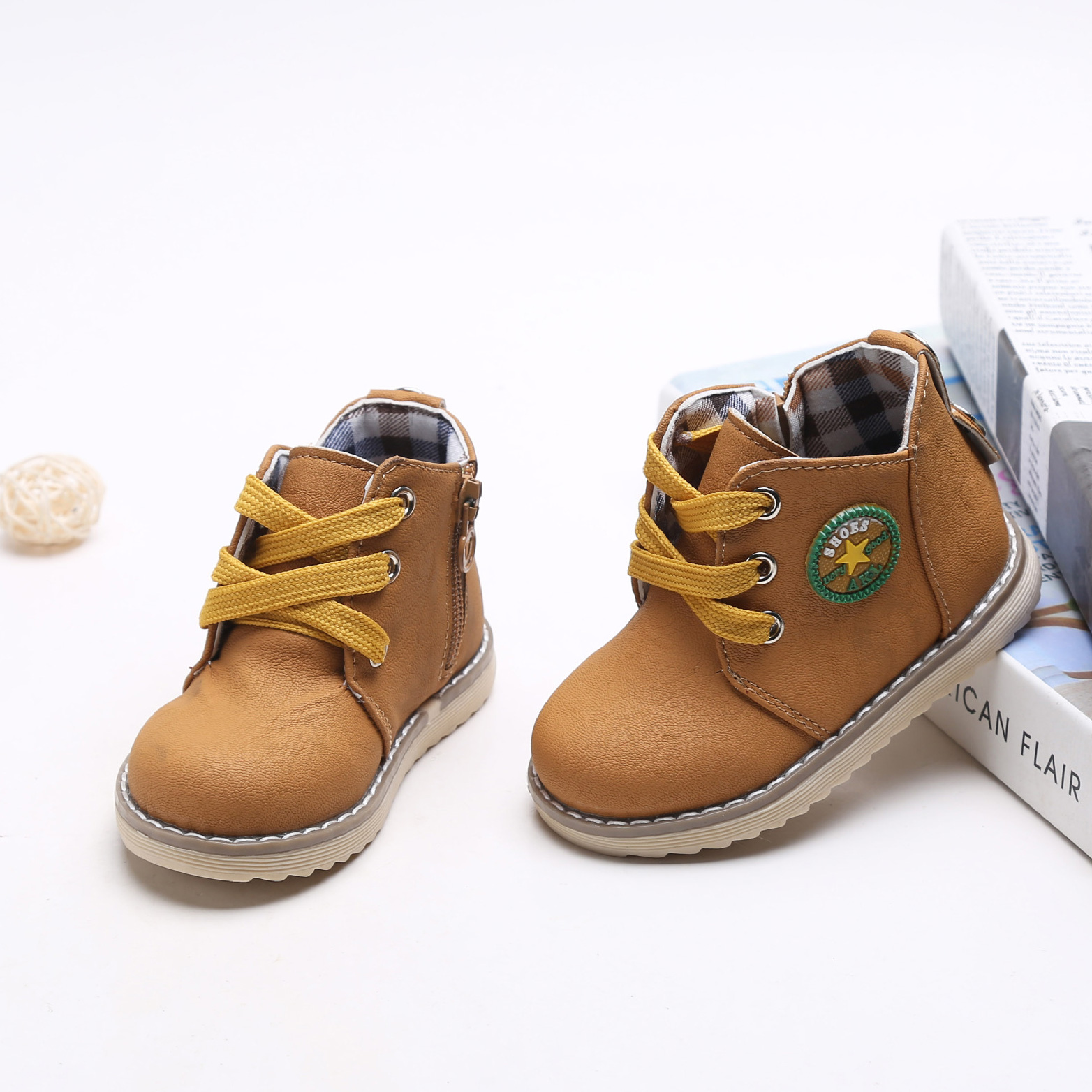 รองเท้าคัชชูเด็กชาย สีเหลืองน้ำตาลผูกเชือกหลอก มีซิปข้าง Size 16-17 ซม.