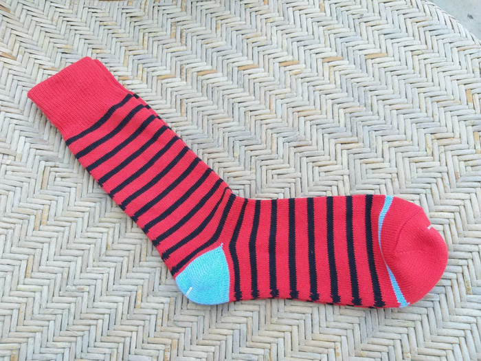 ถุงเท้าสีแดง น่ารักมาก