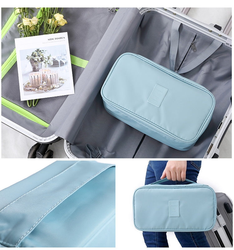 กระเป๋าใส่ชุดชั้นใน กางเกงชั้นใน มีกระเป๋าแยกเก็บ ผลิตจากโพลีเอสเตอร์กันน้ำ มีให้เลือก 9 ลาย