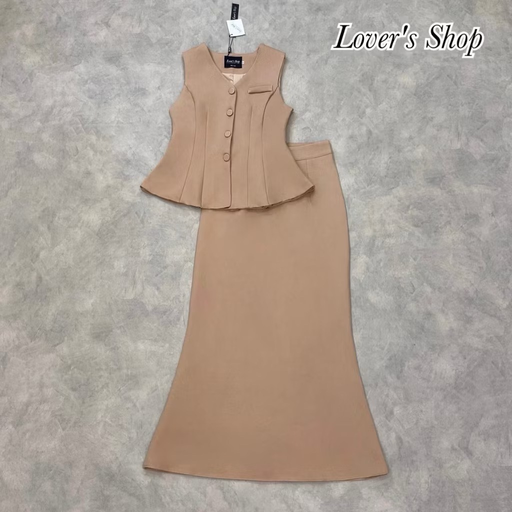 เซ็ท 2ชิ้น เสื้อกั๊กทรงกระดุมหน้า เย็บซับในอย่างดีค่ะ ทรงเข้ารูปช่วงอกและเอว +กระโปรงทรงหางปลา ซิบหลัง มีซับในอย่างดี ใส่สบาย : สินค้าคุณภาพ (พร้อมส่ง)