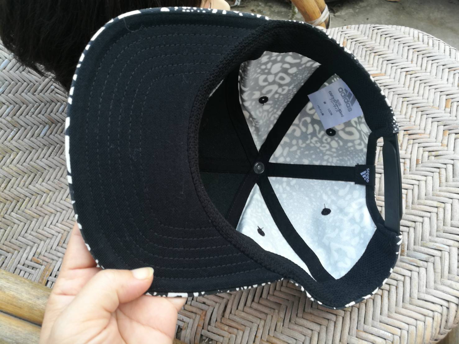 หมวกแก๊ปปีกแบน adidas (ของใหม่)