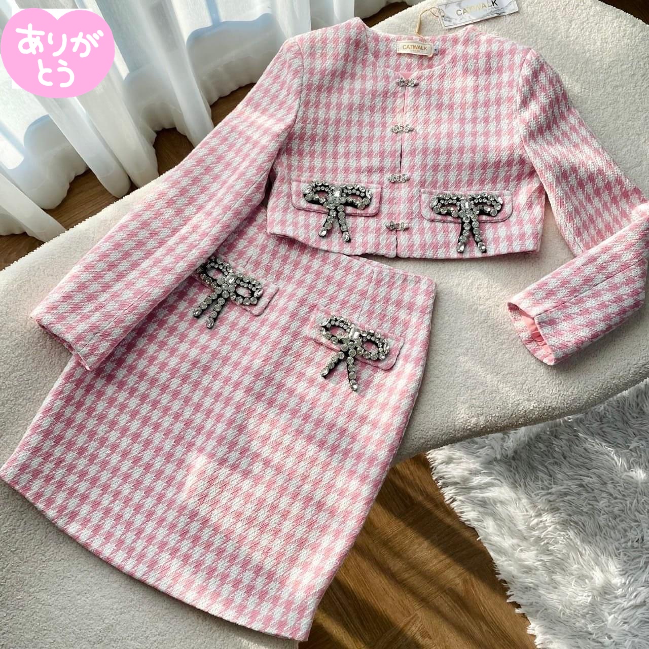 เซตผ้าทวิตลายชิโนริเสื้อครอปแต่งโบว์เพชร+กระโปรงทรงสอบ เนื้อผ้าทวิตทอลายเกรดเอ งานhiend ใส่สบาย สินค้าคุณภาพ (พร้อมส่ง)