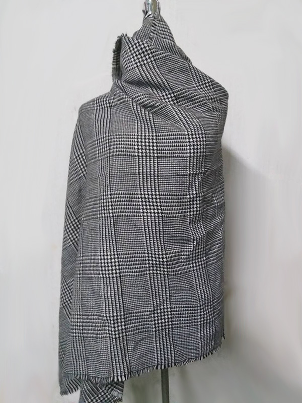 ผ้าคลุมไหล่ผืนใหญ่มาก ZARA นุ่มมาก (ของใหม่)